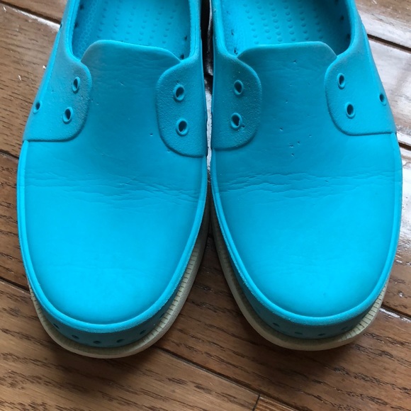 Native Shoes - Picture 2 of 4